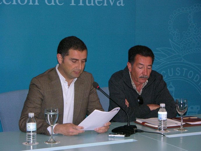 El Alcalde De Moguer, Gustavo Cuéllar, Junto A Francisco Martínez.