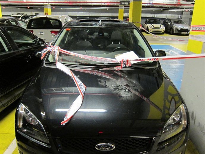 Coche Precintado Tras Ser Forzado En Parking De Sants