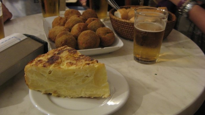 Caña De Cerveza Y Tortilla