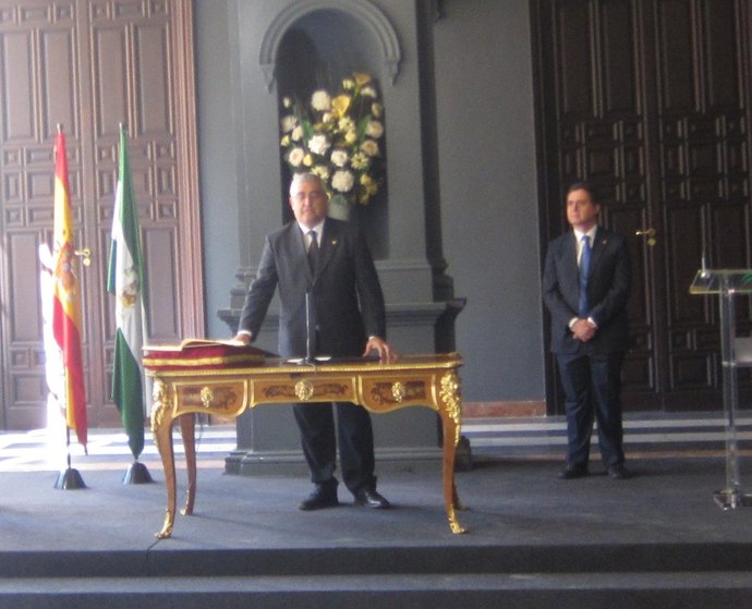 Toma De Posesión Del Nuevo Rector De La Universidad De Sevilla