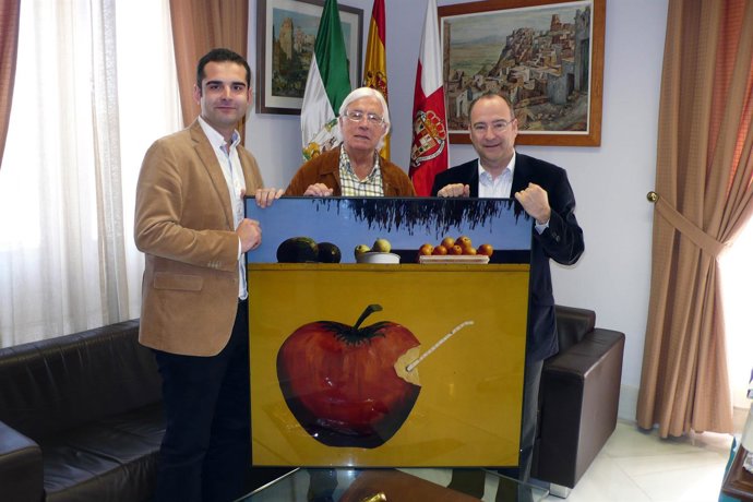 Alcalde Recibe Donacion Fotografia Perez Siquier