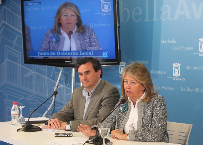 El Portavoz Del PP, Félix Romero, Y La Alcaldesa De Marbella, Ángeles Muñoz