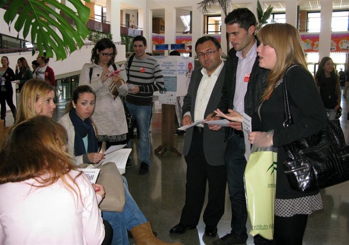 Heredia, Durán Y Murillo Presentan La Campaña A Los Estudiantes