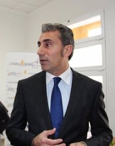 El Alcalde De Beniel, Roberto García