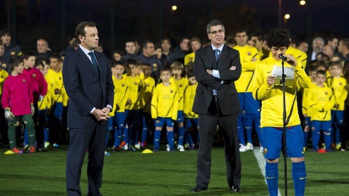 El Presidente Rosell Recibe A La Cantera Blaugrana