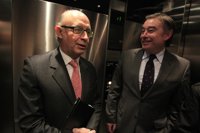 Montoro dice que Bruselas ha rebajado el objetivo de déficit al 5,3% "con razón"