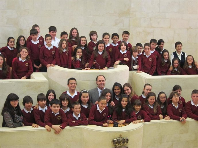 Diego Con Los Alumnos Del Colegio San José De El Astillero