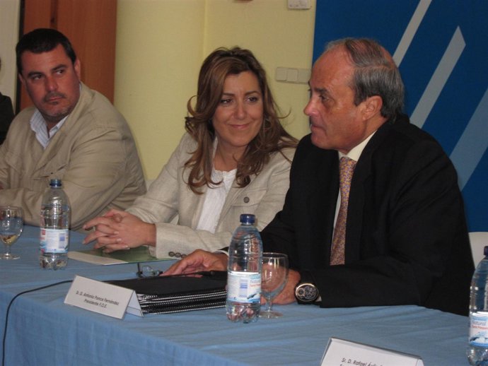 El Presidente De La FOE, Antonio Ponce, Junto A Susana Díaz. 