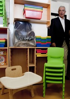 JAVIER ARENAS EN UNA GUARDERIA SIN INAUGURAR EN TOMARES