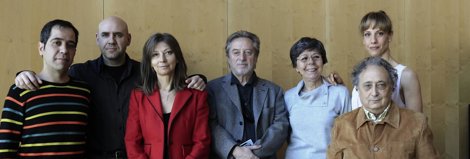 Mercedez Lezcano Y El Elenco De 'Extraño Anuncio'