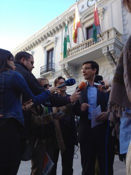 El Portavoz Del Grupo Socialista En El Ayuntamiento, Paco Cuenca
