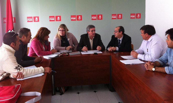 Candidatos Socialistas Por Cádiz Se Reúnen Con Trabajadores De Gadir Solar