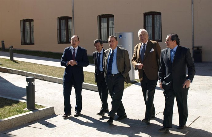 Responsables Políticos Y Académicos, Durante El Encuentro