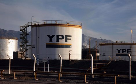 Refineria De Petroleo De Repsol YPF En Argentina