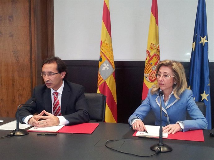 El Consejero Saz En La Rueda De Prensa Con Pilar Palazón