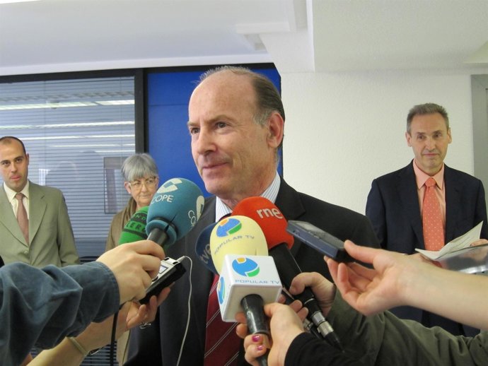 El Director De Zona De Ibercaja, Severino Martínez.