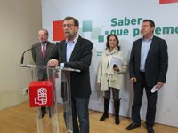 Gracia (PSOE) cree que Tovar no fue más allá con alumnos de dar información para distinguir "opciones"