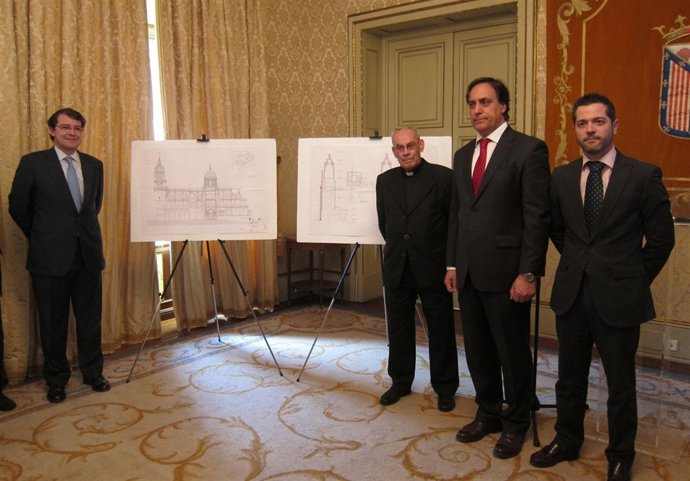 Mañueco (I) Con El Deán Y Los Concejales De Fomento Y Turismo