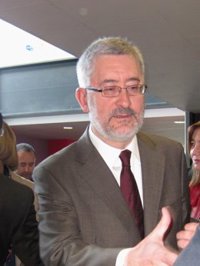 Ávila insiste en que, en los procesos de fusión, los responsables "tomarán la mejor decisión"