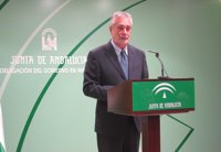 Griñán: Andalucía debe ahorrar en 2012 una cantidad "equivalente a la que le debe el Estado"