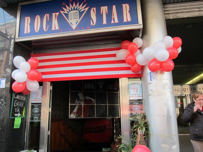 Recintos Engalanados Con Los Colores Del Athletic.