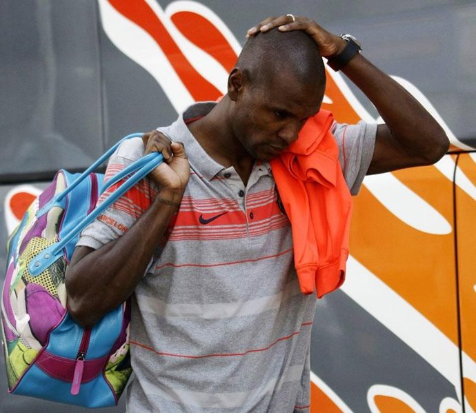 Abidal amplía contrato con el Barcelona 