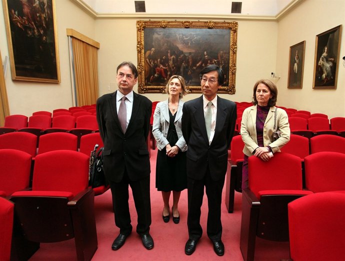 El Embajador De Japón En España En El Rectorado De La Universidad De Sevilla