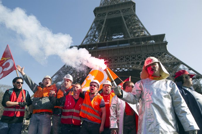 Trabajadores Protestan En Paría