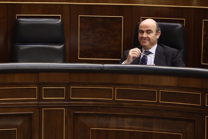 El Ministro De Economía Y Competitividad, Luis De Guindos, En El Congreso