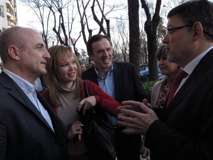 Puig Conversa Con Sebastián, Pajín Y Pla Antes Del Acto Celebrado En Madrid.