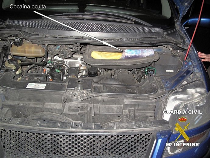 Cocaína Oculta En Vehículo