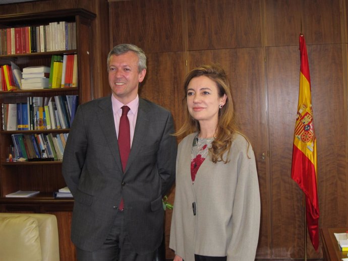 El Consejero De Presidencia Gallego, Alfonso Prada, Con Marta Fernández Currás