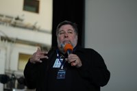 Wozniak vuelve a hacer cola para comprar el nuevo iPad: "Quiero ser uno más"