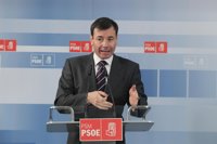 Gómez dice que el camino no es eliminar el Defensor del Menor, sino que "deje de ser partidista"