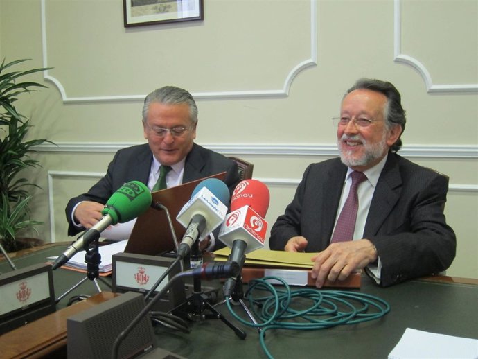 Grau Junto A Senent En La Rueda De Prensa