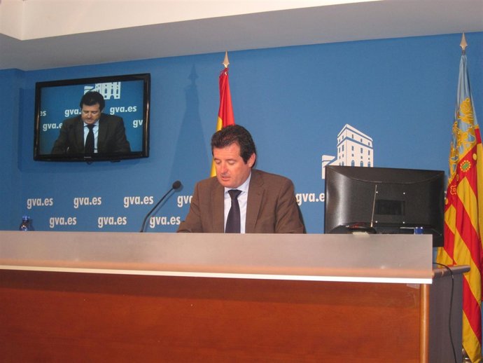 Císcar En La Rueda De Prensa Tras El Pleno Del Consell