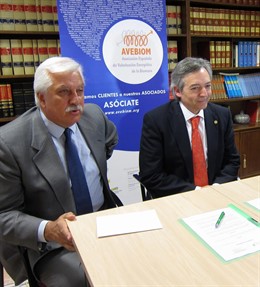 Los Presidentes De Avebiom (Izquierda) Y De Remufor (Derecha)