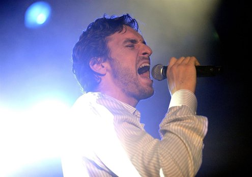 Pau Gasol Cantando En La Gala Solidaria De UNICEF