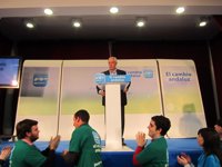 Arenas se compromete a crear una conferencia de alcaldes con la que se reunirá "al menos una vez cada tres meses"