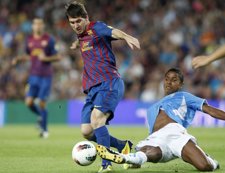 Messi Desborda A Un Jugador De Osasuna La Goleada Por 8-0