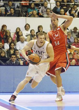 Martynas Pocius Y Pablo Aguilar, CAI Zaragoza - Real Madrid (Baloncesto)