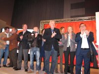 Iglesias (IU) acusa a PP y Foro de querer "robar" la sanidad y la educación e intentar aplicar el copago