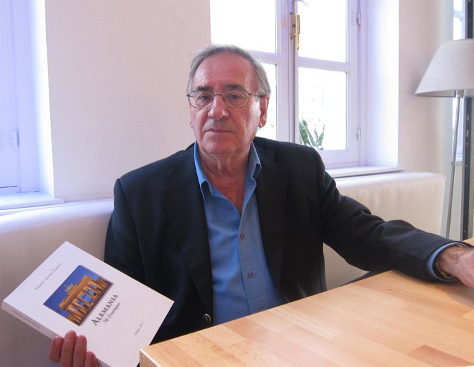 El Profesor Serafín Quero, Autor De 'Alemania. 70 Estampas'