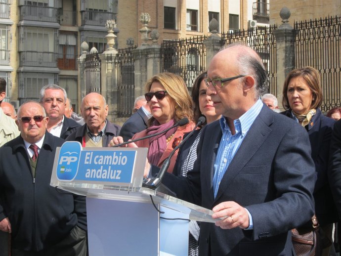 Cristóbal Montoro Intervienen En La Rueda De Prensa.