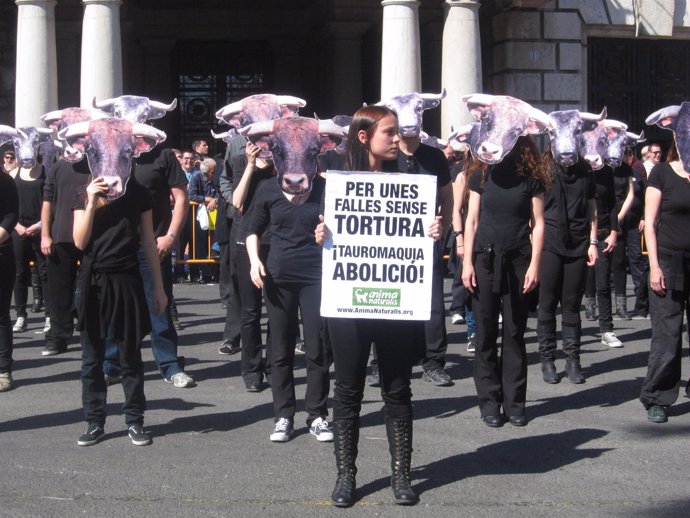 Activistas Se Manifiestan Contra Las Corridas De Toros En Valencia