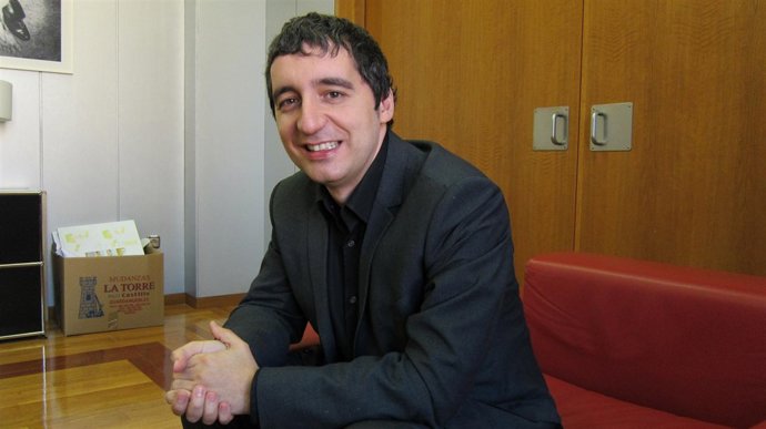 Pedro Alberto Cruz En Su Despacho De La Capital Murciana