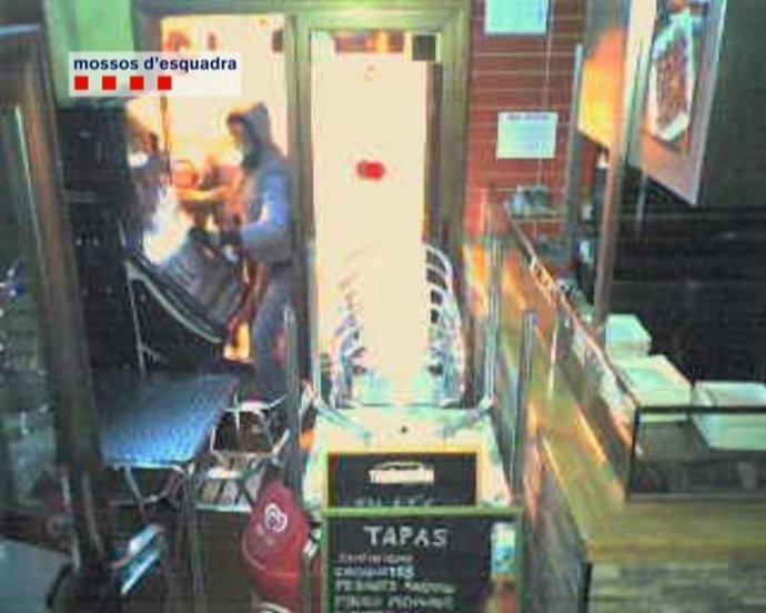 Desarticulan Una Banda De Ladrones De Bares Y Estancos En Barcelona