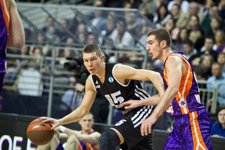 Nando De Colo, Ante El Riga En La Eurocup