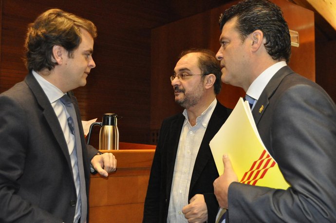 Bermúdez De Castro, Javier Lambán Y Javier Allué En Las Cortes De Aragón