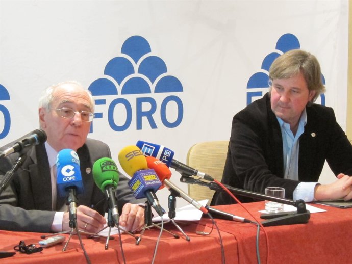 Emilio Marcos Vallaure Y Marcos Niño En Rueda De Prensa